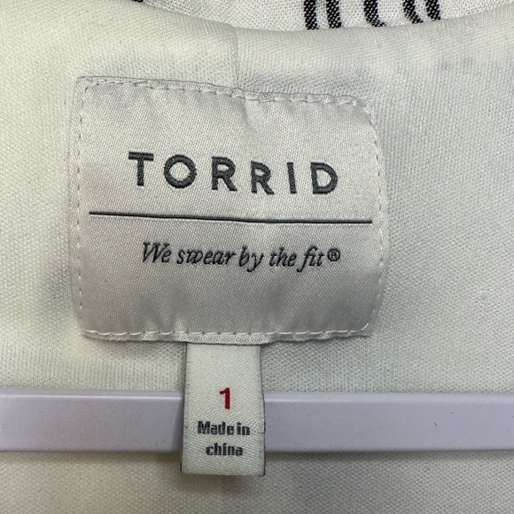 TORRID Striped Linen Blend Blazer Womens Plus Sz 1 1X Lined Pockets Two Buttons - Picture 3 of 12